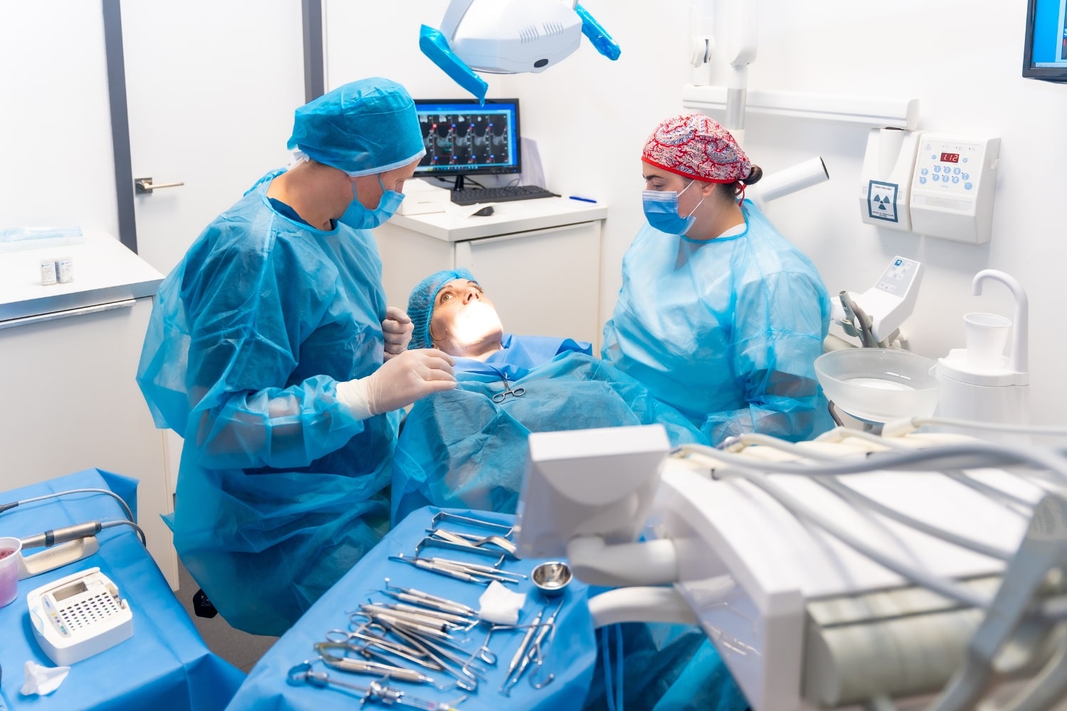 Central Dent Clinic Szájsebészet